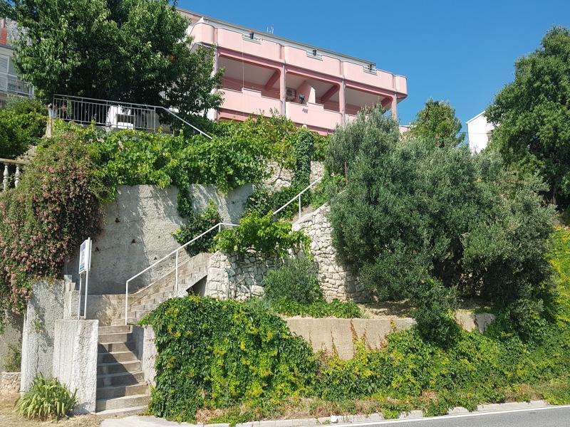 Apartments Coko Omiš Eksteriør billede