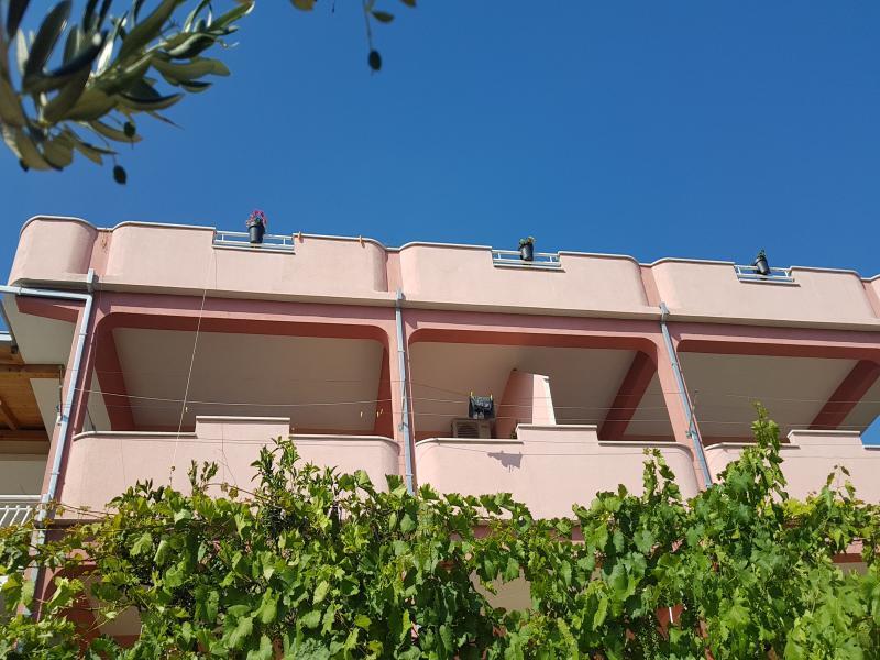 Apartments Coko Omiš Eksteriør billede
