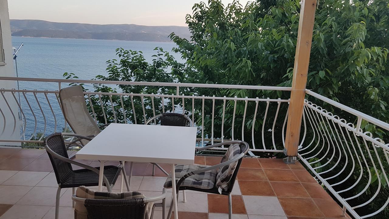Apartments Coko Omiš Eksteriør billede